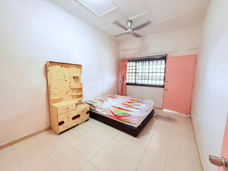 Taman Pelangi untuk Untuk Dijual - RM 950,000, Mac 2026 - Bedroom - PropertyGuru.com.my
