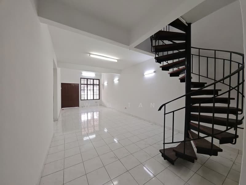 1.5-storey Terraced House for Sale in Taman Molek (Johor Bahru) - Win Tan - Interior - PropertyGuru.com.my