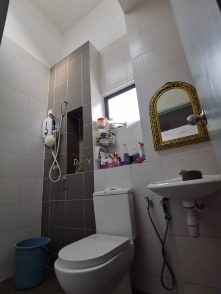 2-storey Terraced House for Sale in Setia Alam (Selangor) - Ryan . - Bathroom - PropertyGuru.com.my