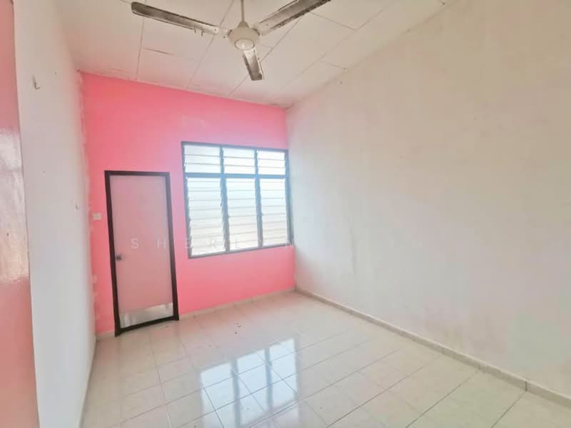 Taman Malim, Tanjung Malim untuk Untuk Dijual - RM 370,000, Apr 2026 - 3rd Room Joint Bathroom - PropertyGuru.com.my