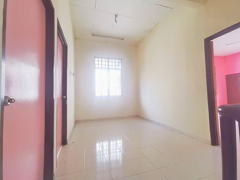 Taman Malim, Tanjung Malim untuk Untuk Dijual - RM 370,000, Apr 2026 - Upstairs Living Hall - PropertyGuru.com.my