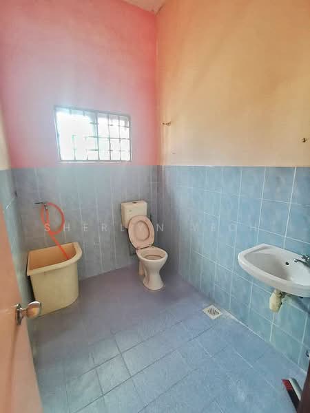 Taman Malim, Tanjung Malim untuk Untuk Dijual - RM 370,000, Apr 2026 - Bathroom - PropertyGuru.com.my