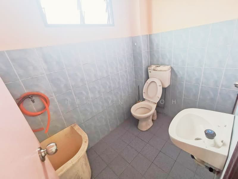 Taman Malim, Tanjung Malim untuk Untuk Dijual - RM 370,000, Apr 2026 - Bathroom - PropertyGuru.com.my