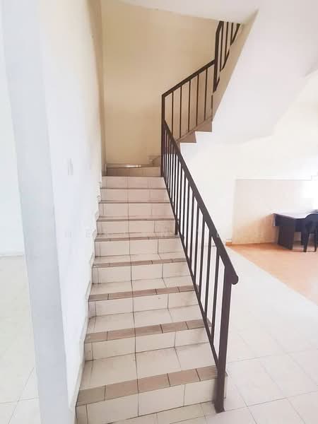 Taman Malim, Tanjung Malim untuk Untuk Dijual - RM 370,000, Apr 2026 - Staircase  - PropertyGuru.com.my