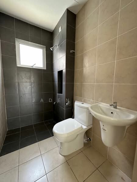 Kota Bayuemas untuk Untuk Dijual - RM 920,000, Apr 2026 - Bathroom - PropertyGuru.com.my