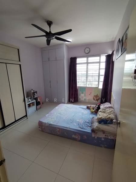 Apartment for Sale at D' Larkin Residence - Warren Tay - Bedroom - PropertyGuru.com.my