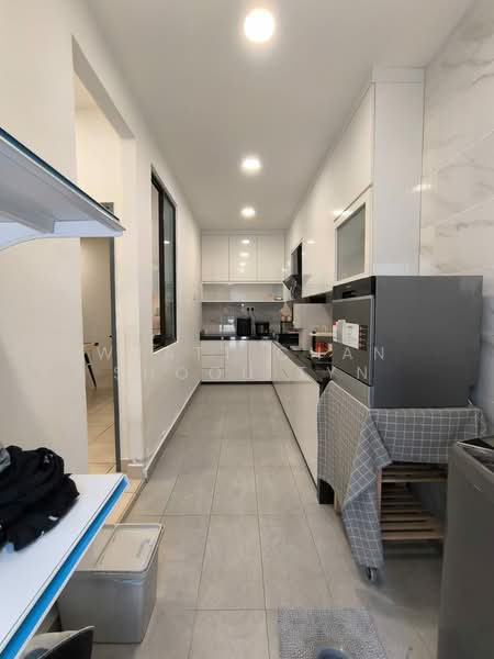 Semi-Detached House for Sale in Taman Mount Austin (Tebrau) - Wyatt Chan Shoou Tyn - Kitchen - PropertyGuru.com.my