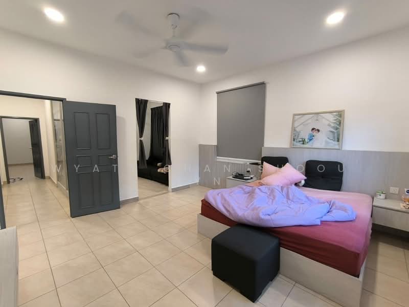 Semi-Detached House for Sale in Taman Mount Austin (Tebrau) - Wyatt Chan Shoou Tyn - Bedroom - PropertyGuru.com.my