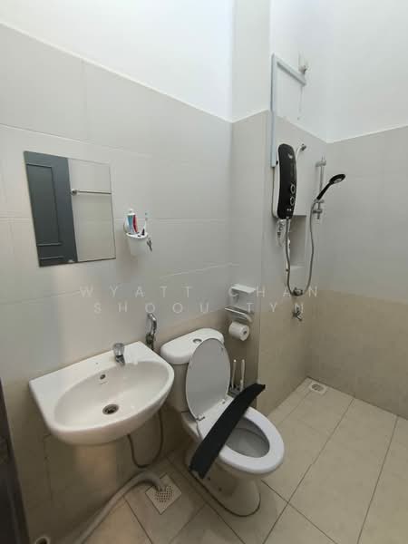 Semi-Detached House for Sale in Taman Mount Austin (Tebrau) - Wyatt Chan Shoou Tyn - Bathroom - PropertyGuru.com.my