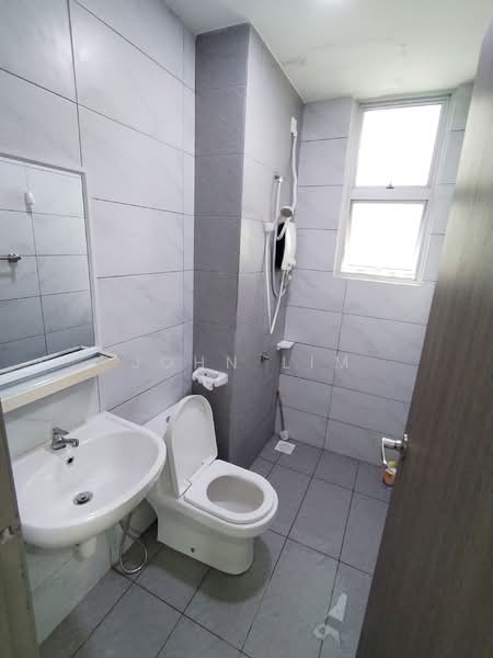 Servis Apartment untuk Disewa di SKS Habitat - John Lim - Bathroom - PropertyGuru.com.my