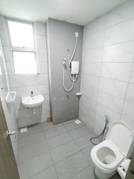 Servis Apartment untuk Disewa di SKS Habitat - John Lim - Bathroom - PropertyGuru.com.my