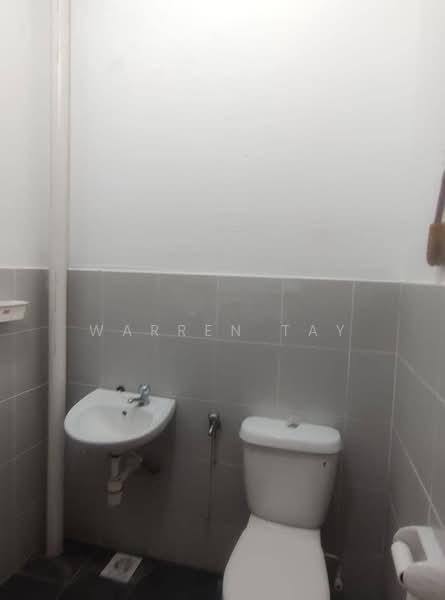 Taman Senai Jaya untuk Untuk Dijual - RM 410,000, Mac 2026 - Bathroom - PropertyGuru.com.my