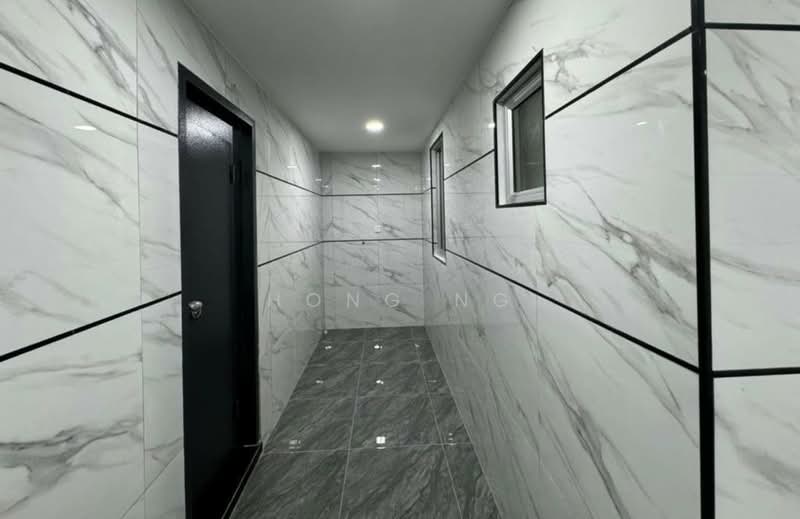 1-storey Terraced House for Sale in Klang (Selangor) - Hong Ng - Corridor - PropertyGuru.com.my