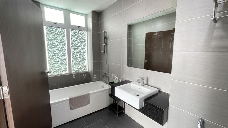 Condominium for Rent at KSL D'Esplanade Residence - Eve Pang - Bathroom - PropertyGuru.com.my