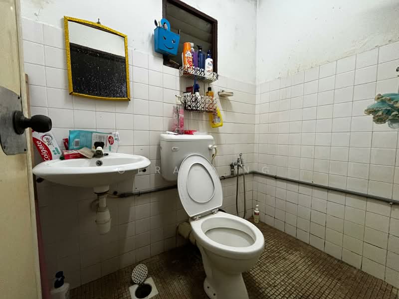 Desa Setapak Wangsa Maju 2.5 Storey Terrace Link Setapak Freehold Kuala Lumpur untuk Untuk Dijual - RM 450,000, Mac 2026 - Bathroom - PropertyGuru.com.my