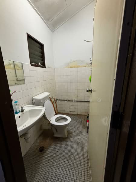 Desa Setapak Wangsa Maju 2.5 Storey Terrace Link Setapak Freehold Kuala Lumpur untuk Untuk Dijual - RM 450,000, Mac 2026 - Bathroom - PropertyGuru.com.my