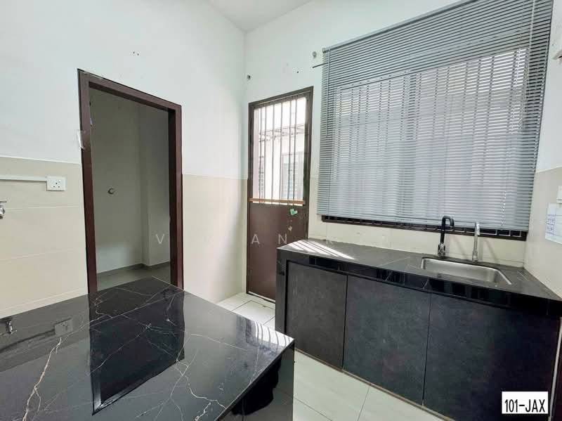 3-storey Terraced House for Sale in Setia Utama (Setia Alam) - Vivian Koh - PropertyGuru.com.my