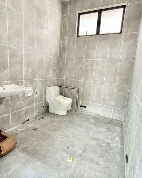 Semi-D Factory for Rent in Taman Perniagaan Setia (Johor Bahru) - Rex Yong - Bathroom - PropertyGuru.com.my