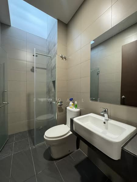 ECO SANCTUARY untuk Untuk Disewa - RM 6,000 /bulan, Mac 2026 - Bathroom - PropertyGuru.com.my