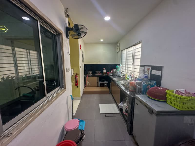 2-storey Terraced House for Sale in TAMAN PUCHONG UTAMA (Puchong) - Calvin Chong - Kitchen - PropertyGuru.com.my