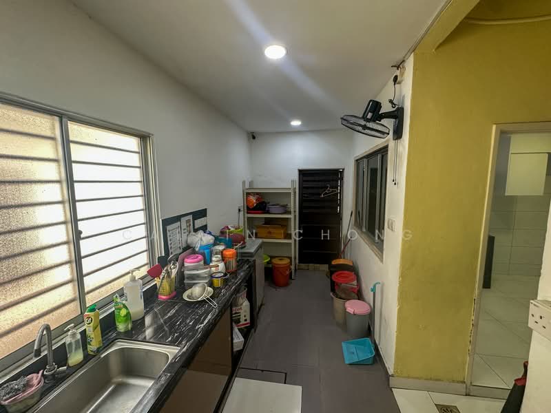 2-storey Terraced House for Sale in TAMAN PUCHONG UTAMA (Puchong) - Calvin Chong - Kitchen - PropertyGuru.com.my