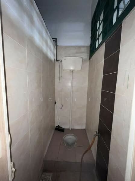 Kedai untuk Disewa di Taman Lian Hoe (Kuchai Lama) - Vincent Lee - Bathroom - PropertyGuru.com.my