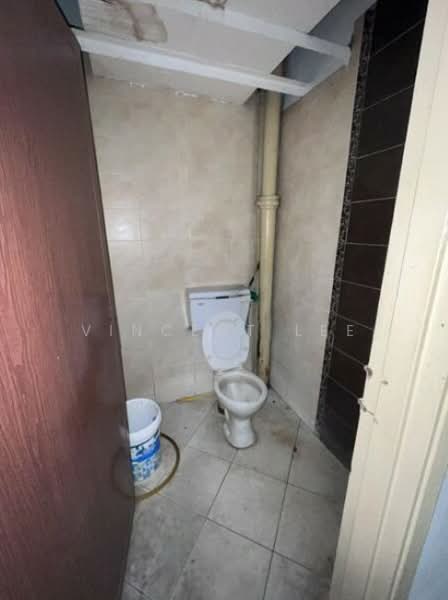 Kedai untuk Disewa di Taman Lian Hoe (Kuchai Lama) - Vincent Lee - Bathroom - PropertyGuru.com.my