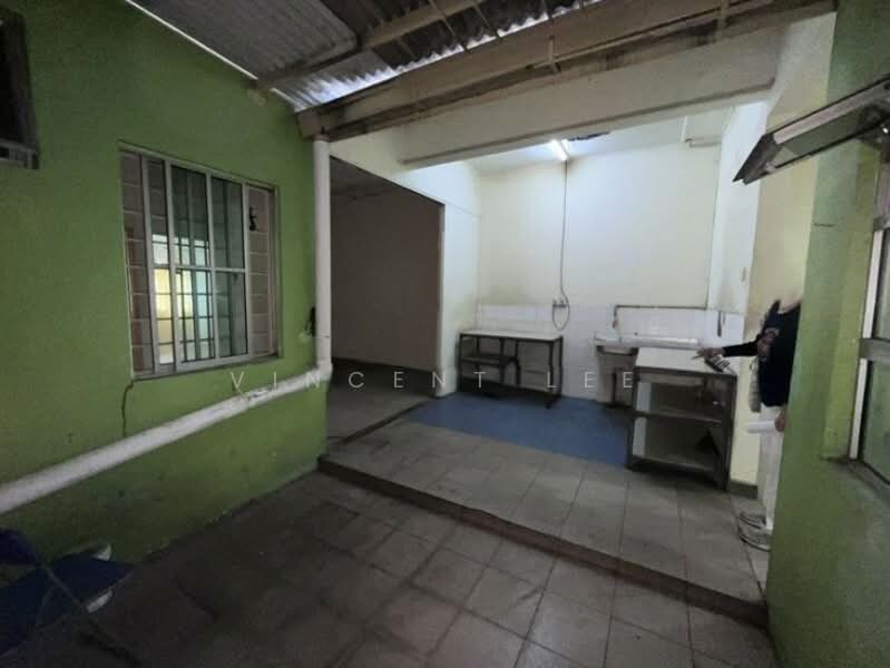 Kedai untuk Disewa di Taman Lian Hoe (Kuchai Lama) - Vincent Lee - Kitchen - PropertyGuru.com.my