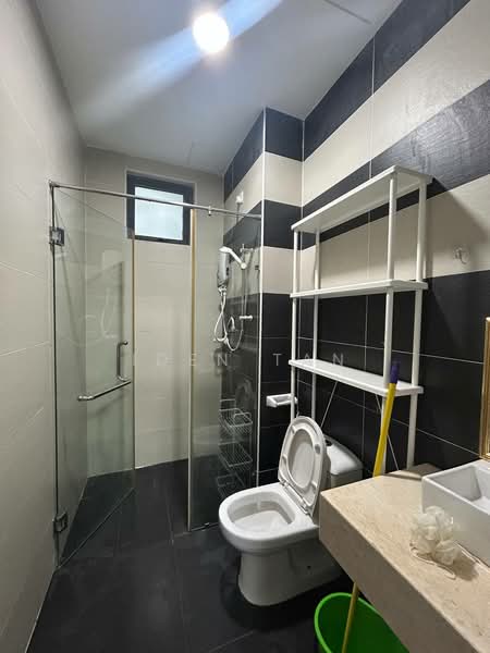 Service Residence for Sale at D'Secret Garden (Pangsapuri Kempas Indah) - Iden Tan - Bathroom - PropertyGuru.com.my