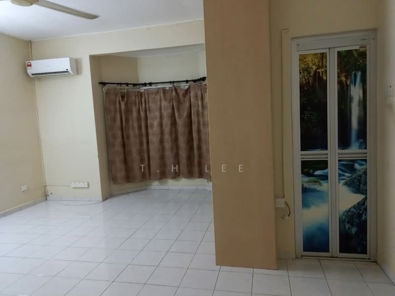 2-storey Terraced House for Sale in Bandar Bukit Tinggi (Klang) - T.H Lee - Interior - PropertyGuru.com.my