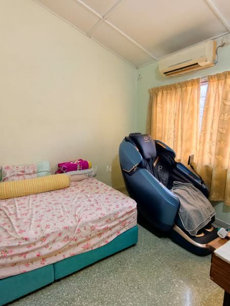 1-storey Terraced House for Sale in Kepong Baru (Kepong) - Chun Yip - Bedroom - PropertyGuru.com.my