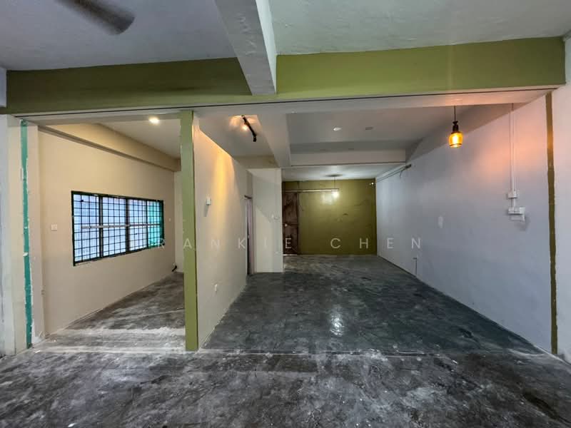 Shop for Rent in Taman Ungku Tun Aminah (Skudai) - Frankie Chen - Interior - PropertyGuru.com.my