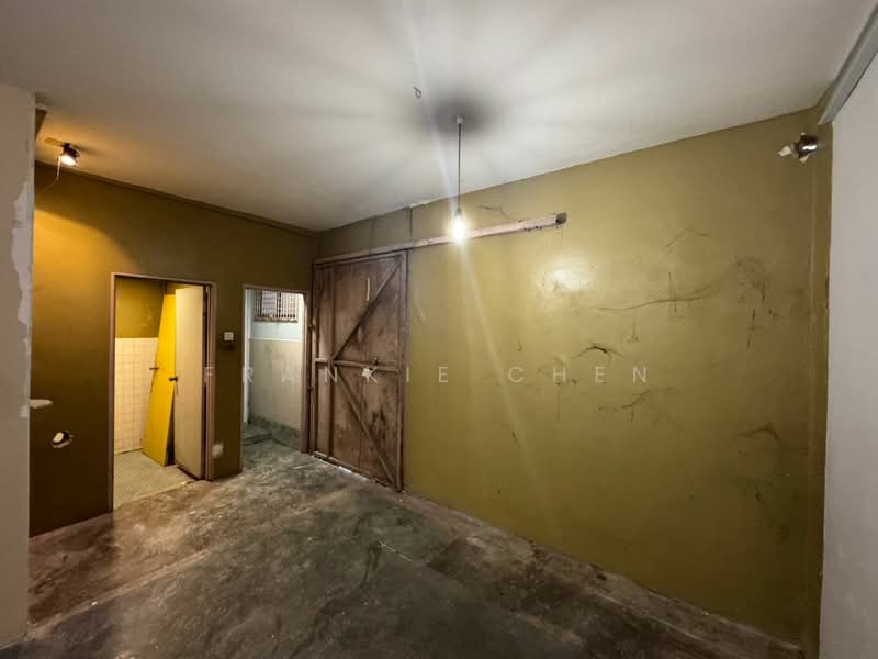 Shop for Rent in Taman Ungku Tun Aminah (Skudai) - Frankie Chen - Interior - PropertyGuru.com.my