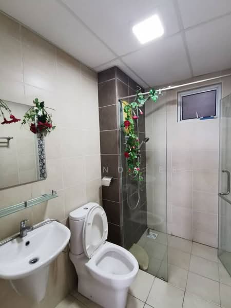 Pangsapuri Tanah Emas (Golden Sands) untuk Untuk Disewa - RM 2,100 /bulan, Mac 2026 - Bathroom - PropertyGuru.com.my