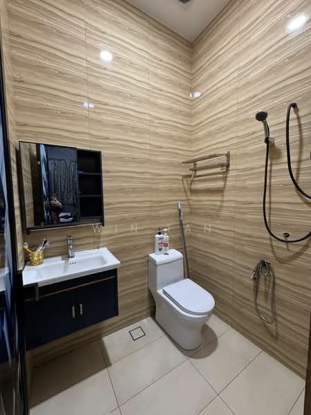 1-storey Terraced House for Sale in Taman Kempas (Tampoi) - Win Tan - Bathroom - PropertyGuru.com.my