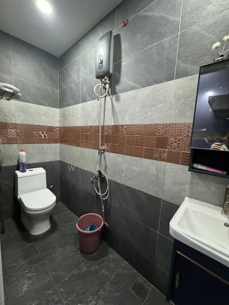 1-storey Terraced House for Sale in Taman Kempas (Tampoi) - Win Tan - Bathroom - PropertyGuru.com.my