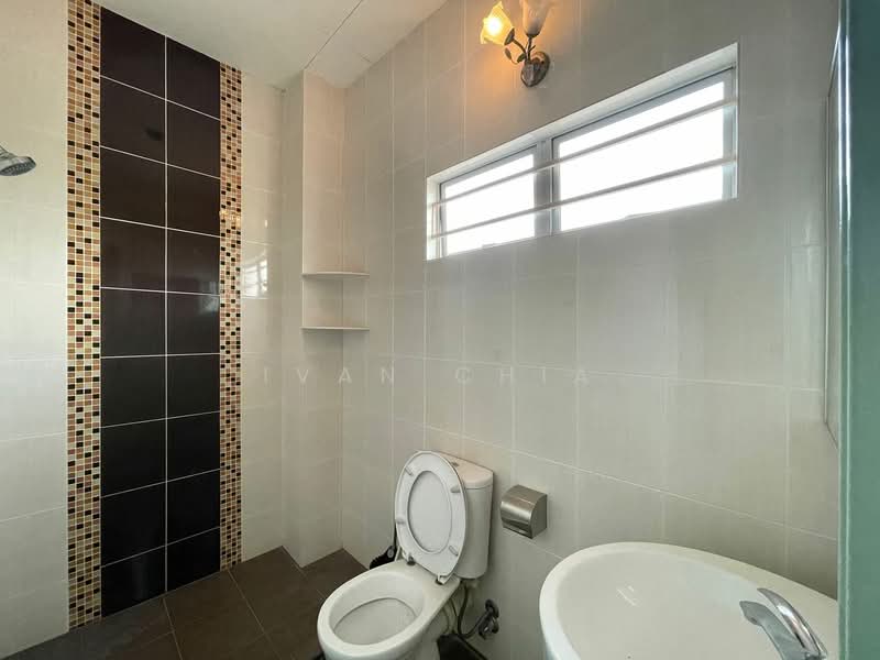 2-storey Terraced House for Sale in Sungai Ara (Penang) - Ivan Chia - Bathroom - PropertyGuru.com.my