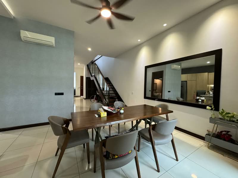 Semi-Detached House for Sale in Telok Panglima Garang (Selangor) - Fiona Lee - Dining Room - PropertyGuru.com.my