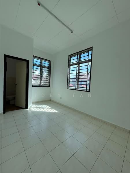 2-storey Terraced House for Sale in Taman Kempas Indah (Tebrau) - Iden Tan - Interior - PropertyGuru.com.my