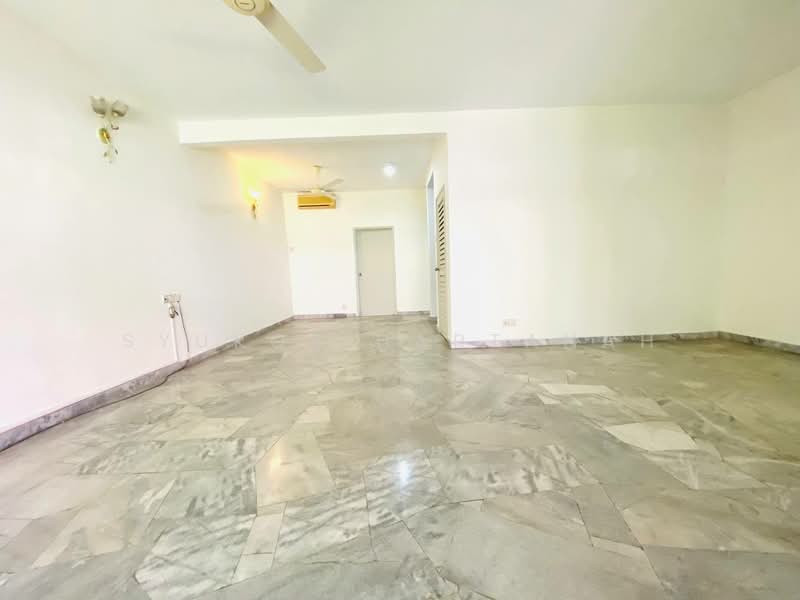 2-storey Terraced House for Sale in Petaling Jaya (Selangor) - Syukor Hartanah - Living Room - PropertyGuru.com.my