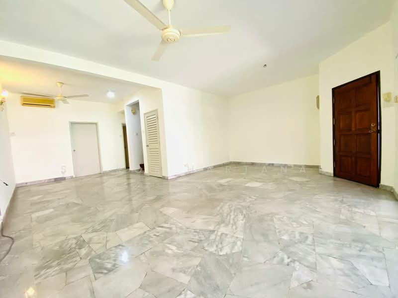 2-storey Terraced House for Sale in Petaling Jaya (Selangor) - Syukor Hartanah - Living Room - PropertyGuru.com.my
