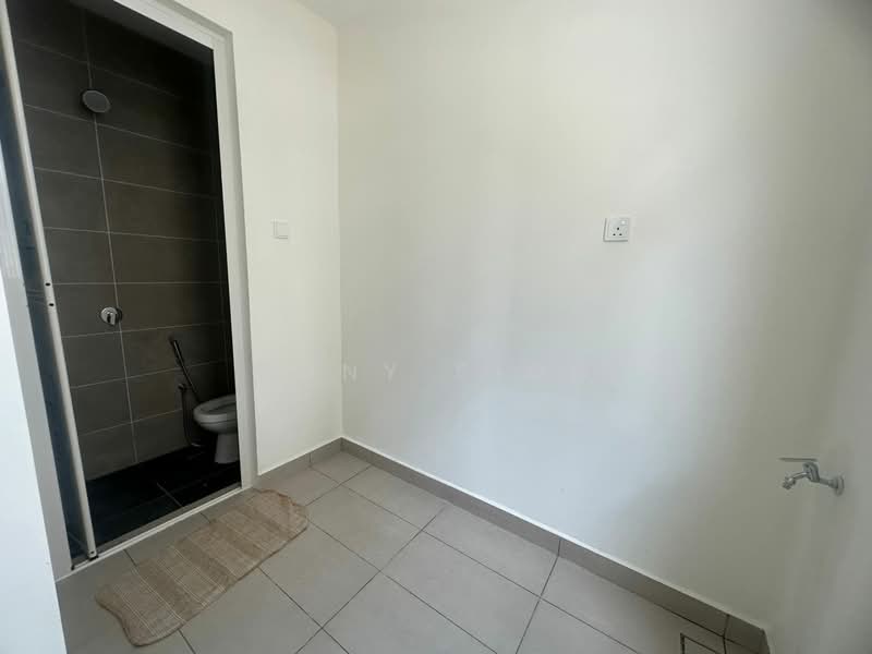 Semi-Detached House for Rent in Taman Sutera Utama (Skudai) - Suny Sior - Bathroom - PropertyGuru.com.my