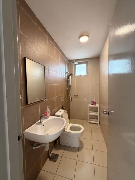Service Residence for Rent at Greenz (Residensi Flora) @ One South - Janet Au - Bathroom - PropertyGuru.com.my