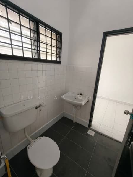 2-storey Terraced House for Rent in Johor Bahru (Johor) - Jordan Wong - Bathroom - PropertyGuru.com.my
