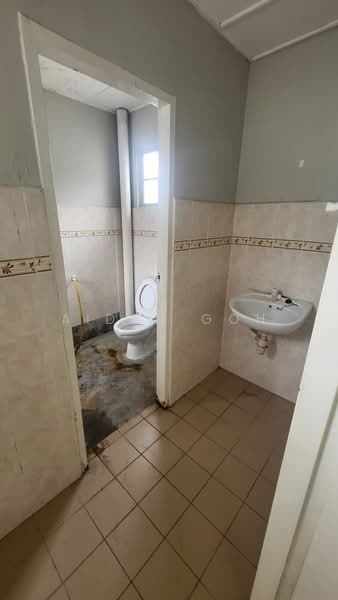 Taman Putri Kulai Jalan Putri 14/x Kulai Double Storey Terrace untuk Untuk Dijual - RM 550,000, Mac 2026 - Bathroom - PropertyGuru.com.my