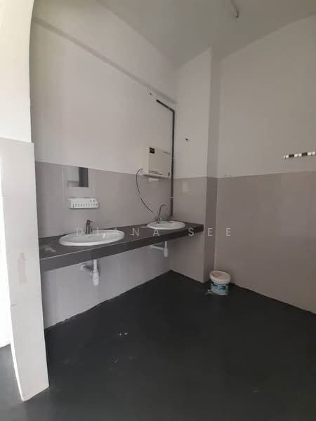 Pejabat untuk Disewa di Teluk Pulai (Klang) - Diana See - Bathroom - PropertyGuru.com.my