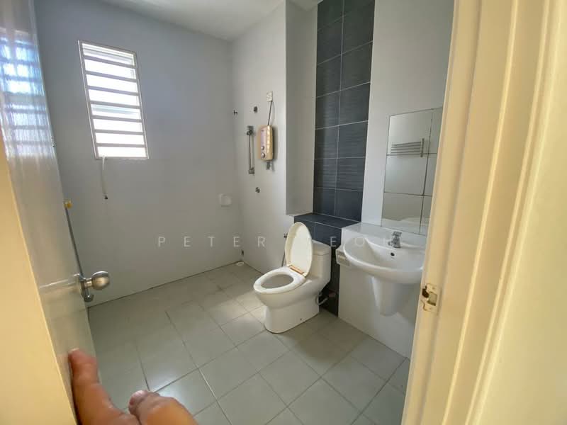 Semi-Detached House for Rent in Seremban 2 (Negeri Sembilan) - Peter Yeoh - Bathroom - PropertyGuru.com.my