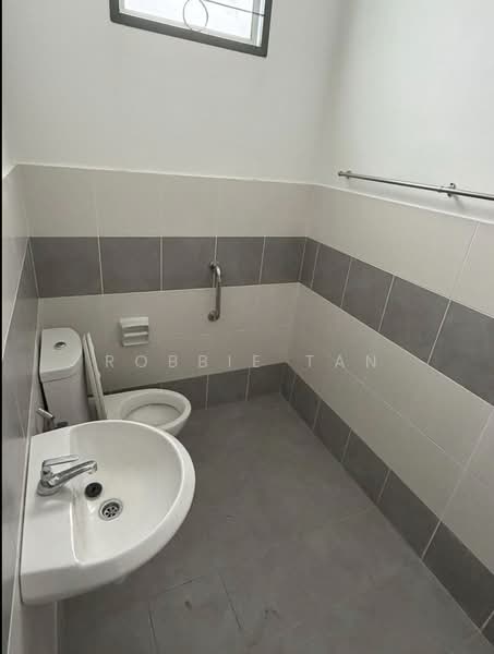 Bandar Baru Kangkar Pulai untuk Untuk Disewa - RM 2,100 /bulan, Mac 2026 - Bathroom - PropertyGuru.com.my