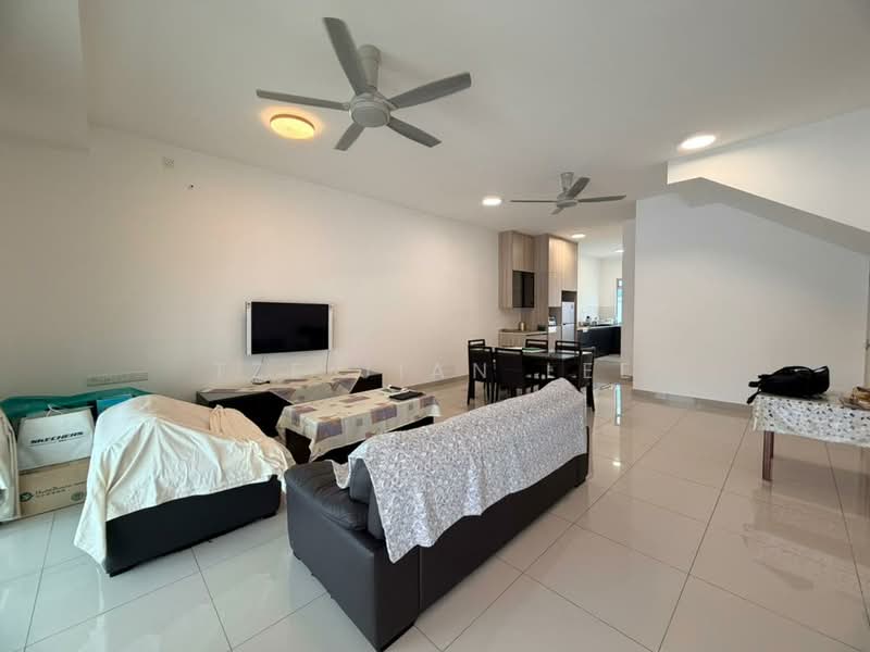 Aspira LakeHomes untuk Untuk Dijual - RM 930,000, Mac 2026 - Living Room - PropertyGuru.com.my