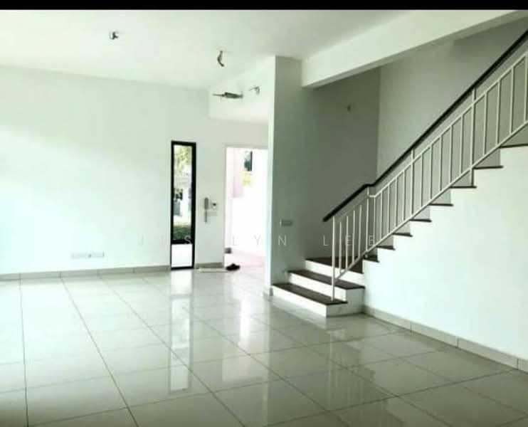 Rumah Berkembar untuk Dijual di Eco Majestic (Semenyih) - Jesslyn Lee - Living Room - PropertyGuru.com.my